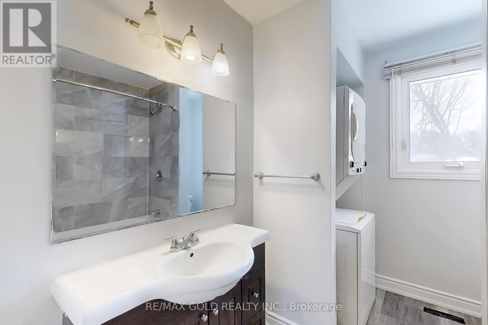 205 Cherry Court, Barrie, Ontario  L4N 4A5 - Photo 21 - S12129977