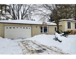 205 CHERRY COURT, Barrie, Ontario