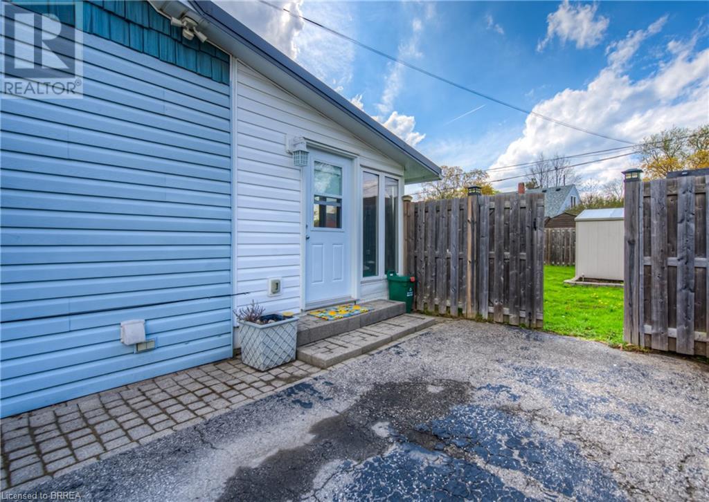 63 Tenth Avenue, Brantford, Ontario  N3S 1G3 - Photo 5 - 40725737