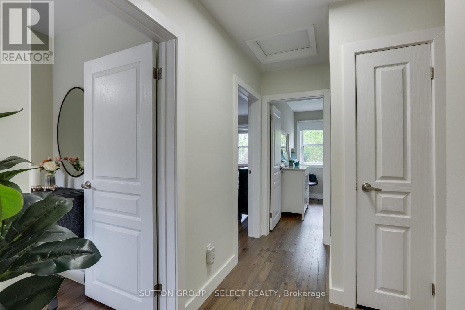Photo 14 of 49 for 1528 Glenora Drive