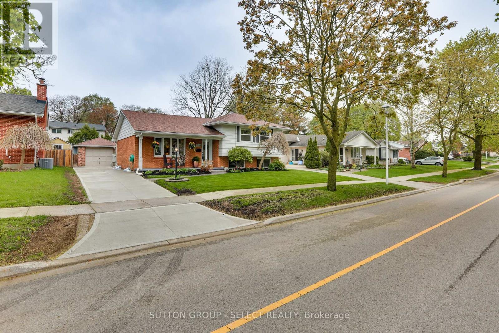 Photo 3 of 49 for 1528 Glenora Drive