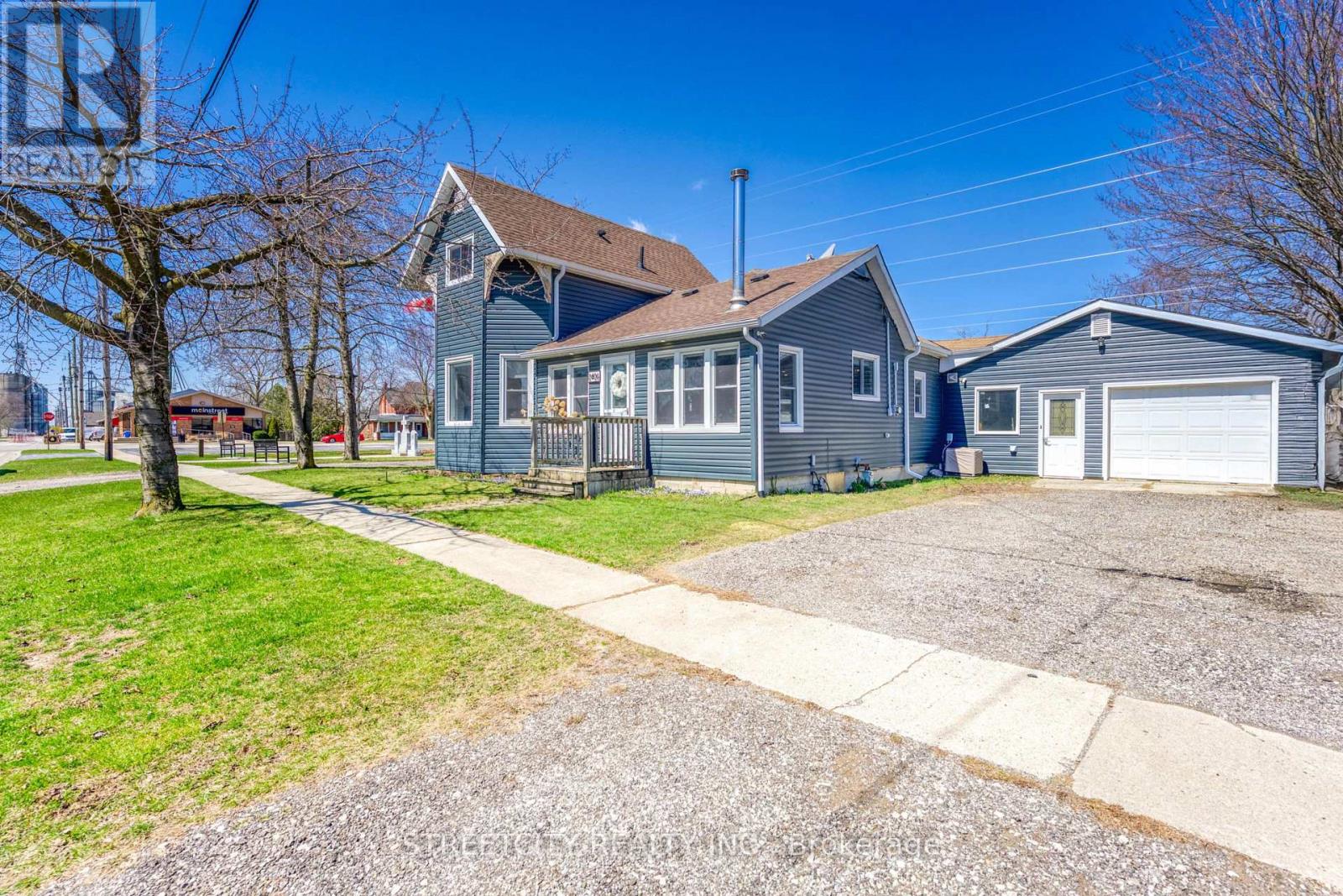 2406 Jane Street, St. Clair, Ontario  N0N 1B0 - Photo 3 - X12130124