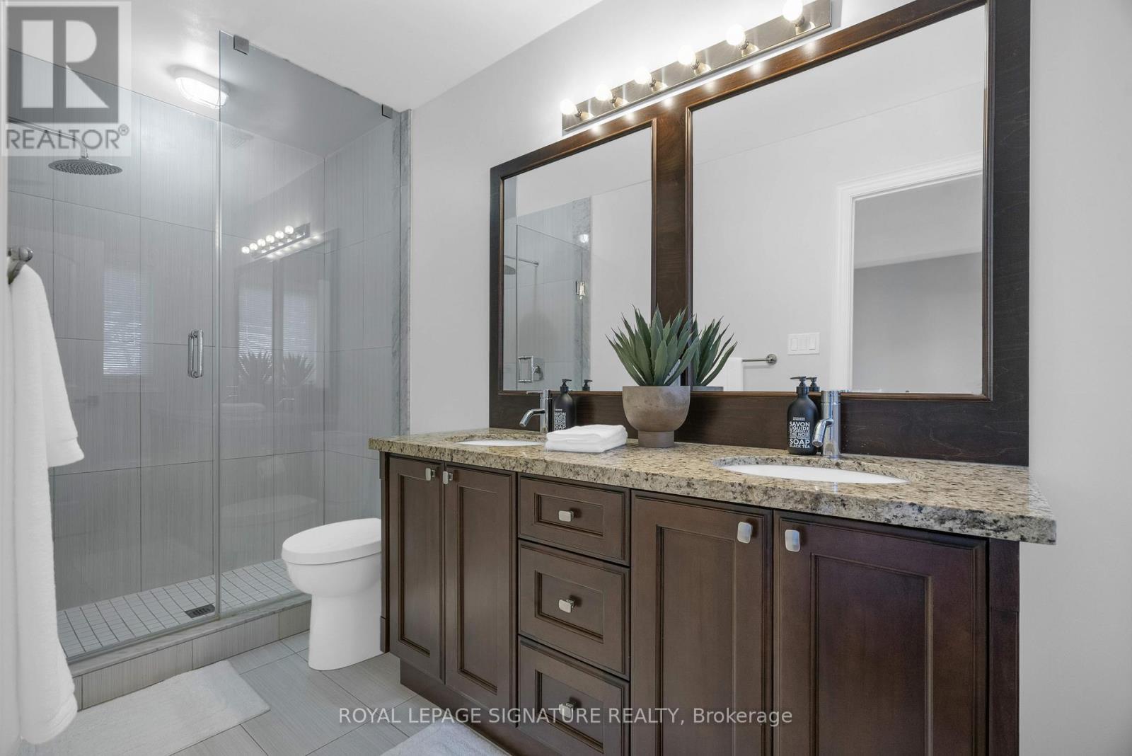 22 Harding Avenue, Toronto, Ontario  M6M 3A2 - Photo 19 - W12129802
