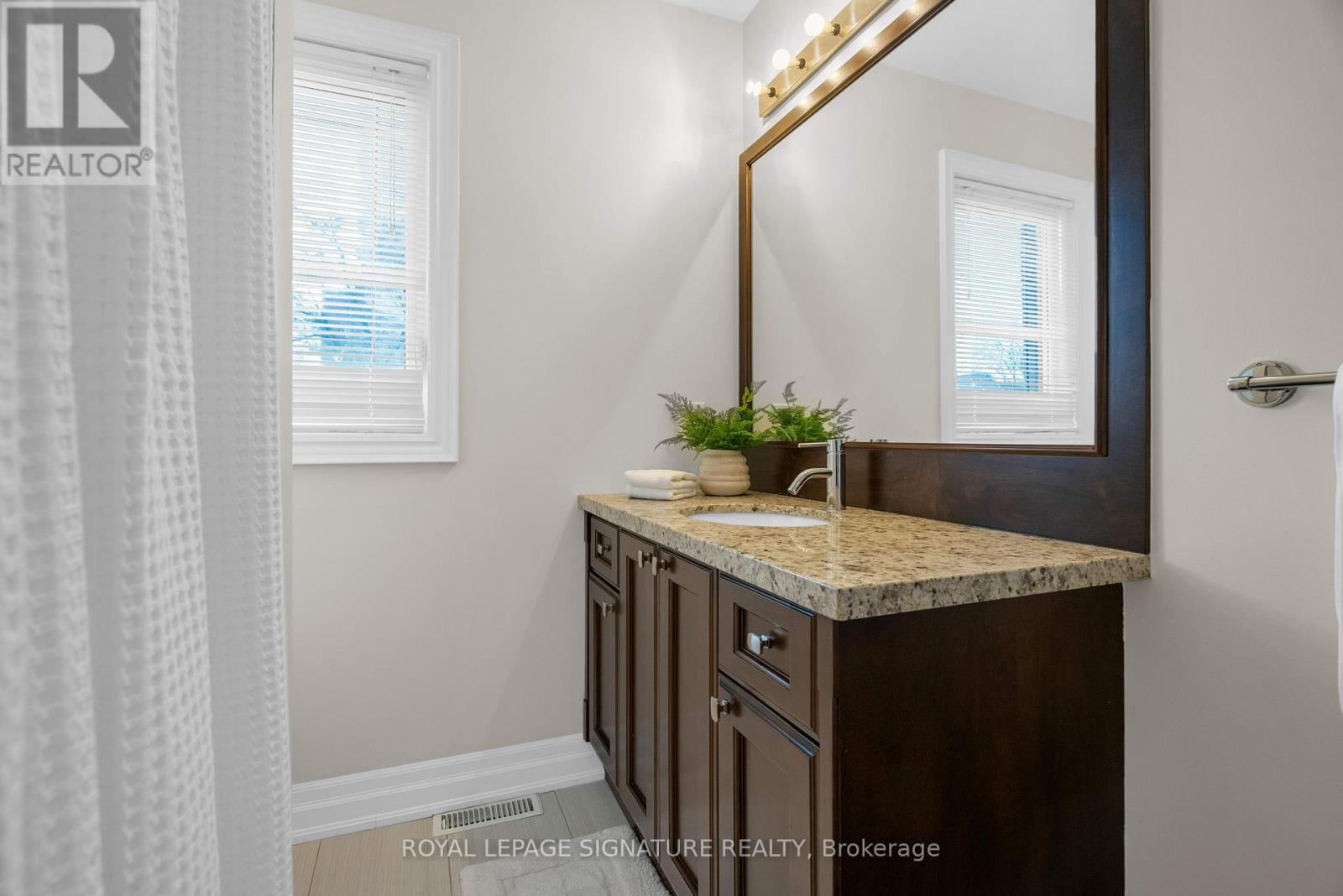 22 Harding Avenue, Toronto, Ontario  M6M 3A2 - Photo 25 - W12129802