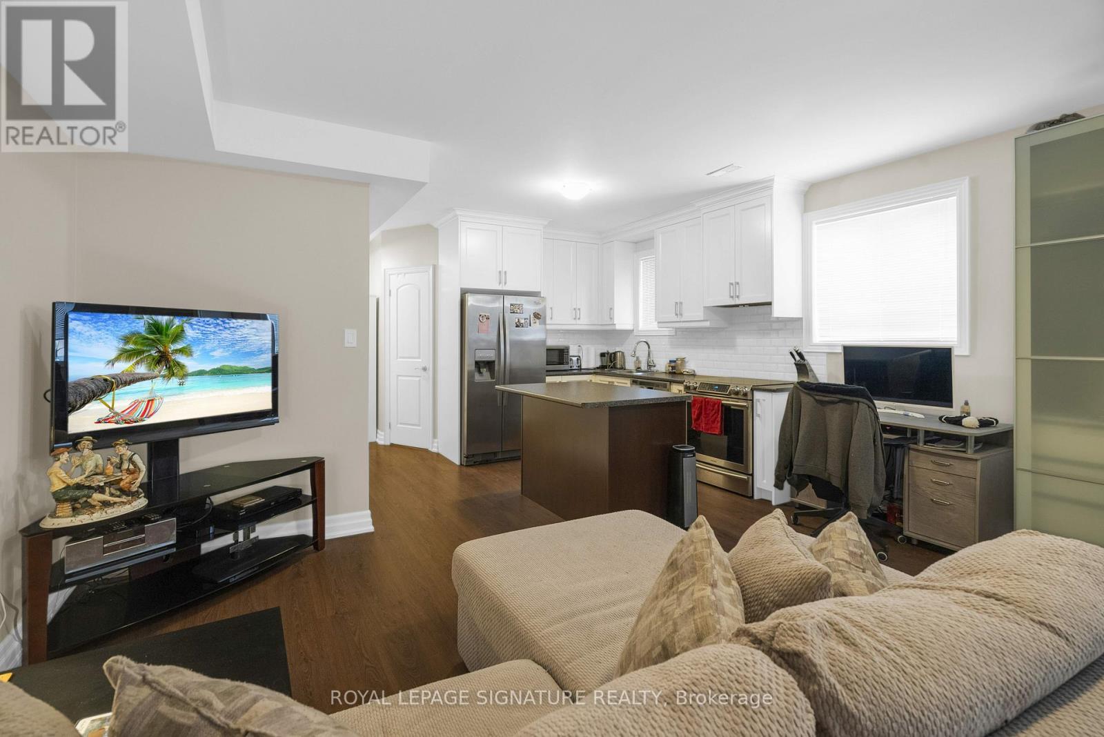 22 Harding Avenue, Toronto, Ontario  M6M 3A2 - Photo 32 - W12129802