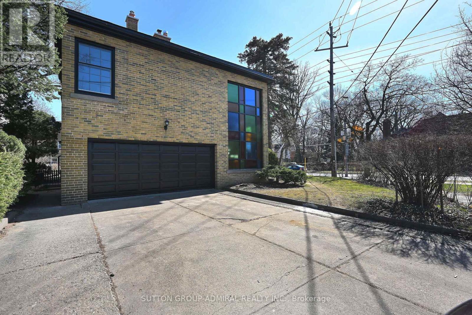 Property at 987 ROYAL YORK ROAD image 2