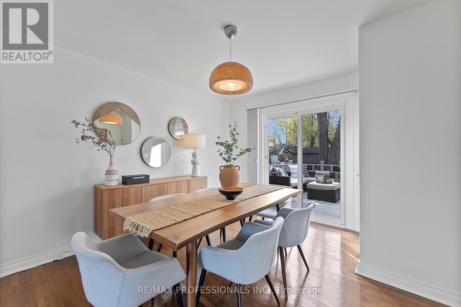 10 Woodbury Place, Toronto, Ontario  M8W 1Y1 - Photo 14 - W12129852