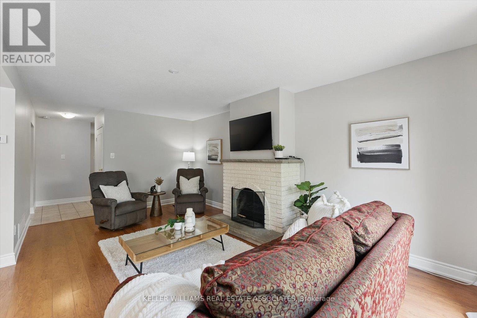Property at 24 - 150 SOUTH SERVICE ROAD image 5