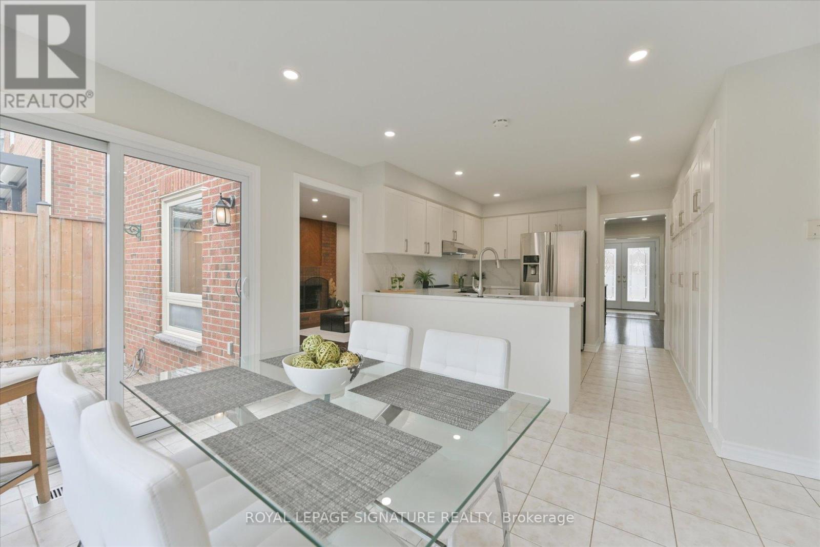 1878 Flintlock Court, Mississauga, Ontario  L5L 3E1 - Photo 11 - W12129944