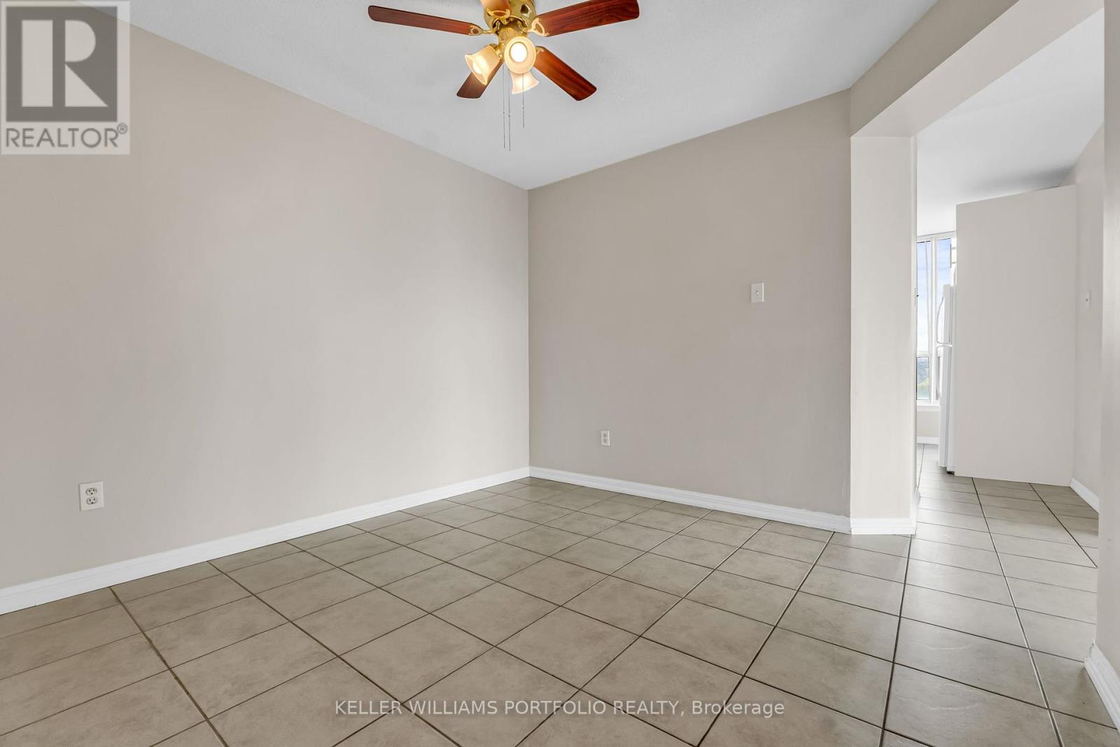 501 - 10 Laurelcrest Street, Brampton (Queen Street Corridor), Ontario  L6S 5Y3 - Photo 11 - W12129955