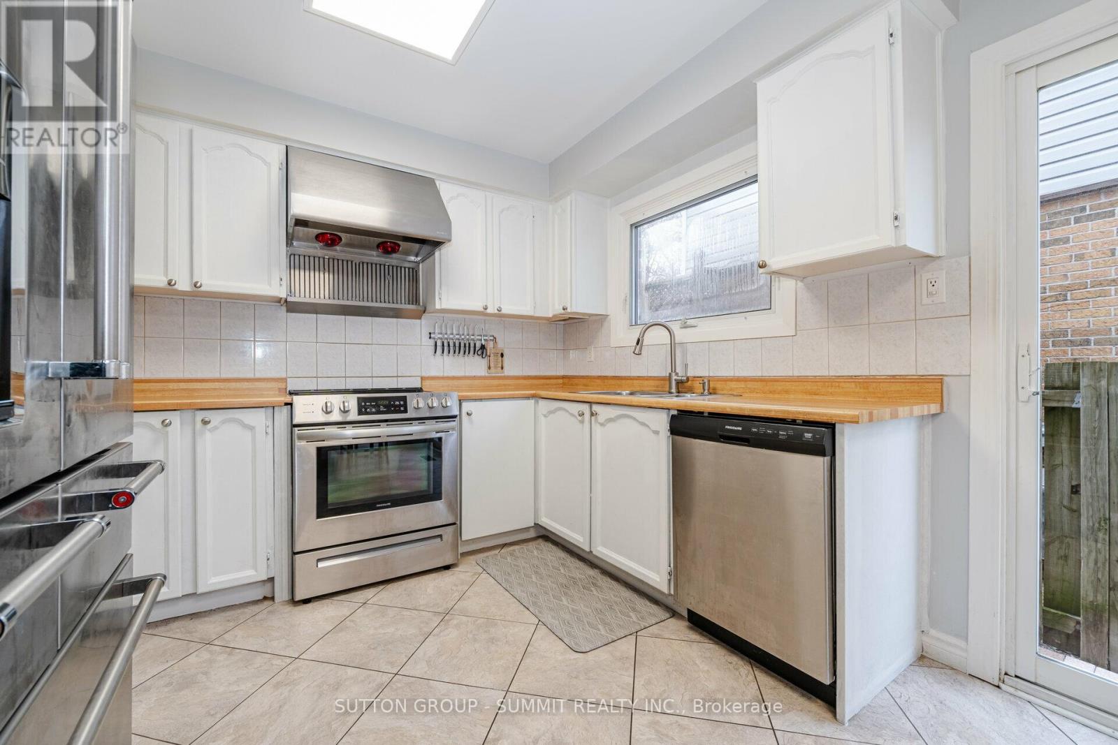 4238 Treetop Crescent, Mississauga, Ontario  L5L 2L9 - Photo 18 - W12129968