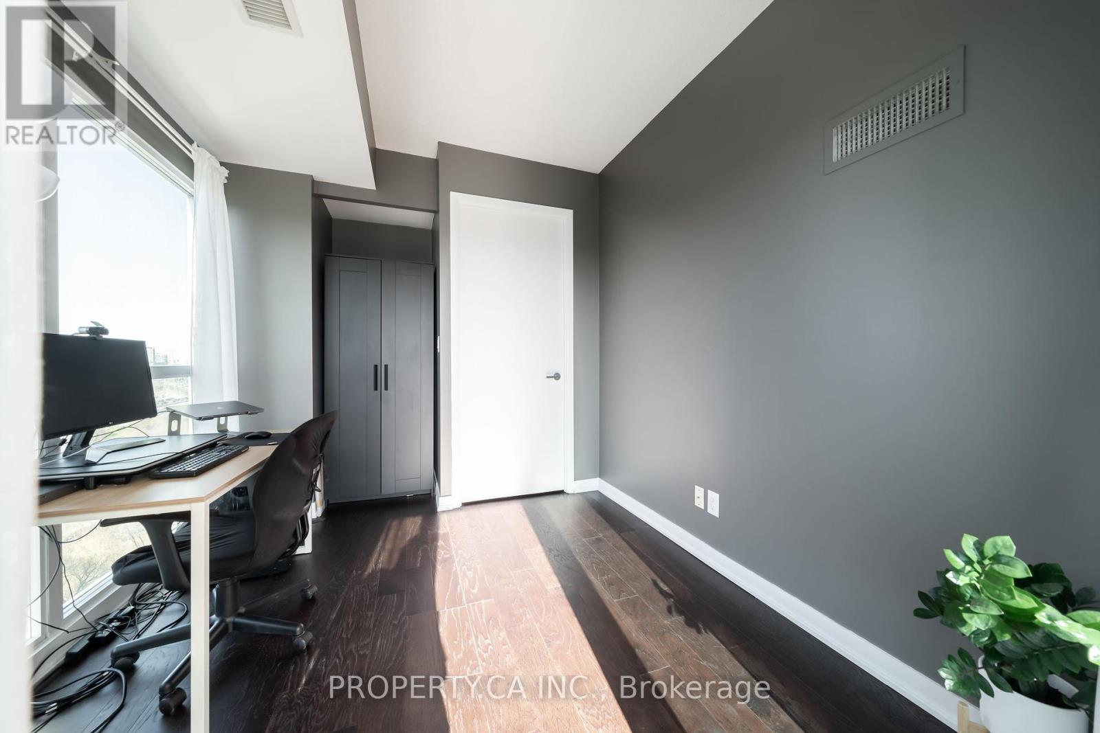1632 - 165 Legion Road N, Toronto, Ontario  M8Y 0B3 - Photo 20 - W12129997