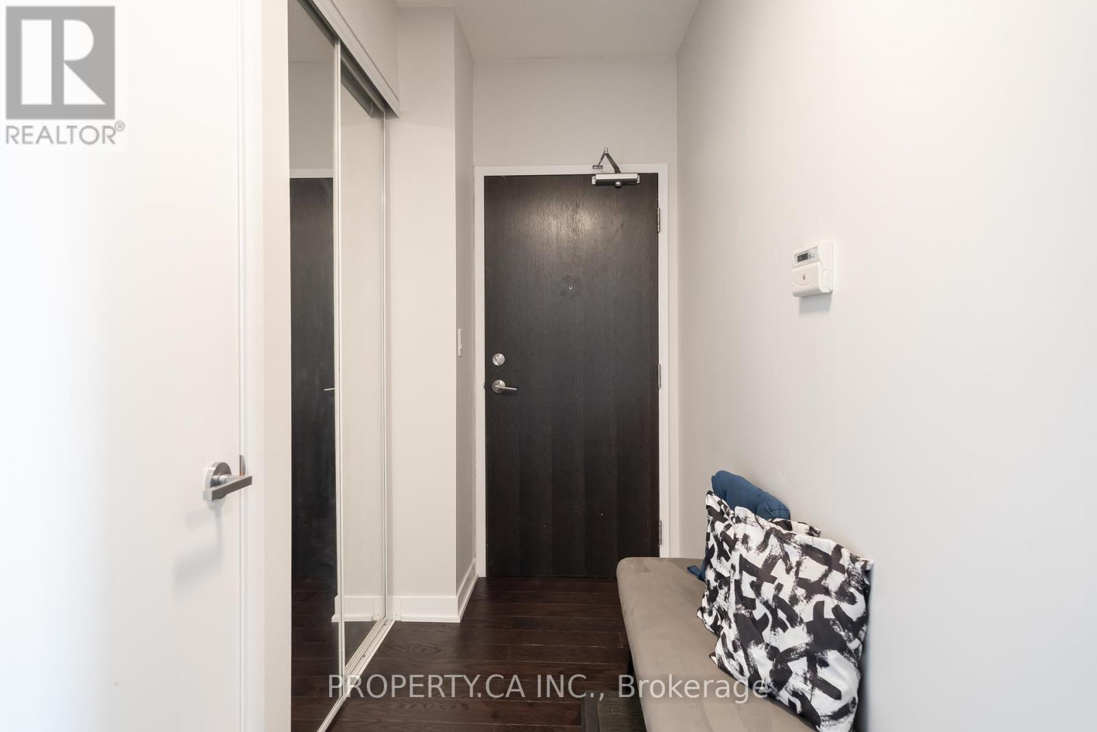 1632 - 165 Legion Road N, Toronto, Ontario  M8Y 0B3 - Photo 4 - W12129997