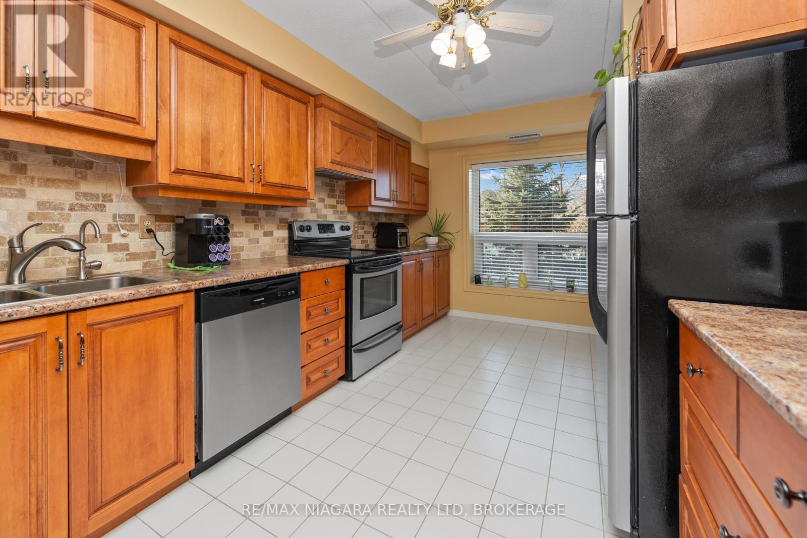 206 - 6704 Thorold Stone Road, Niagara Falls, Ontario  L2J 1B3 - Photo 10 - X12130062