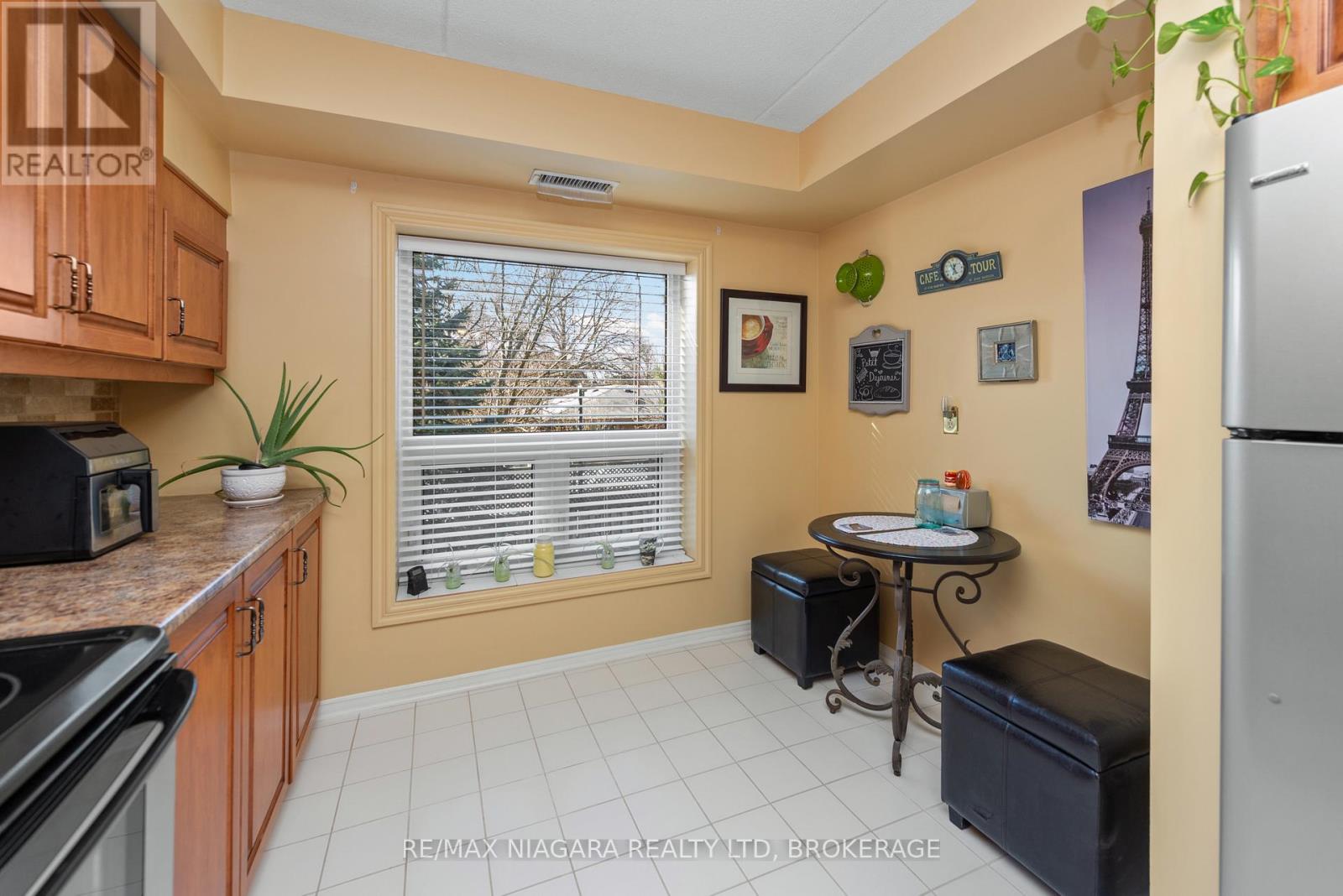 206 - 6704 Thorold Stone Road, Niagara Falls, Ontario  L2J 1B3 - Photo 11 - X12130062
