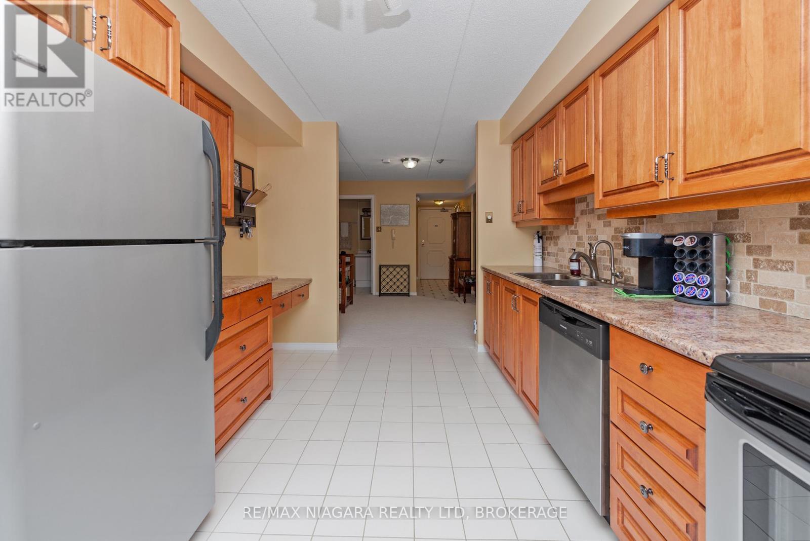 206 - 6704 Thorold Stone Road, Niagara Falls, Ontario  L2J 1B3 - Photo 12 - X12130062