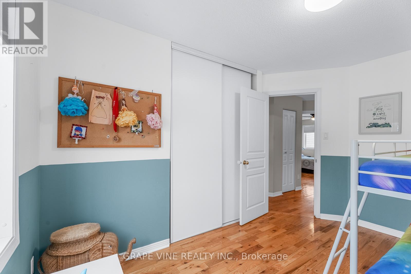 939 Lucille Way, Ottawa, Ontario  K4A 4H9 - Photo 24 - X12130052