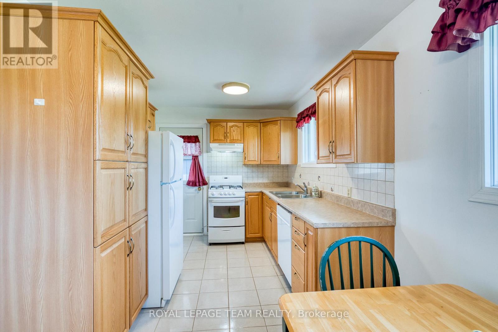 268 Ottawa Street, Mississippi Mills, Ontario  K0A 1A0 - Photo 6 - X12130072