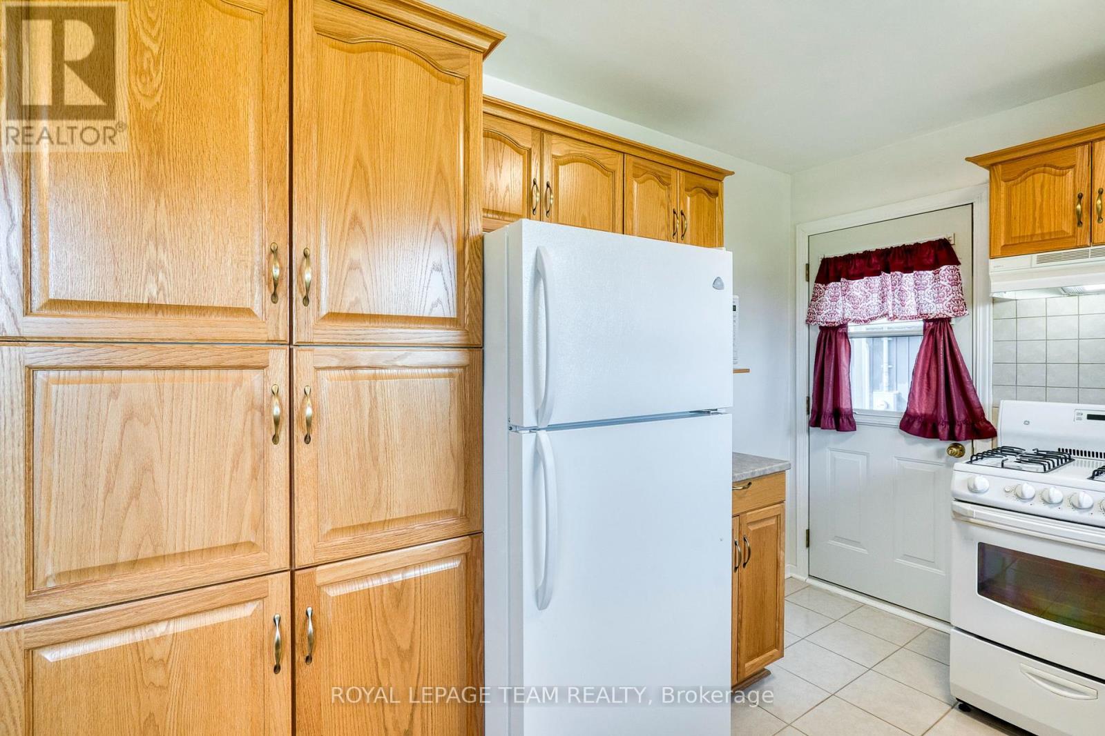 268 Ottawa Street, Mississippi Mills, Ontario  K0A 1A0 - Photo 8 - X12130072