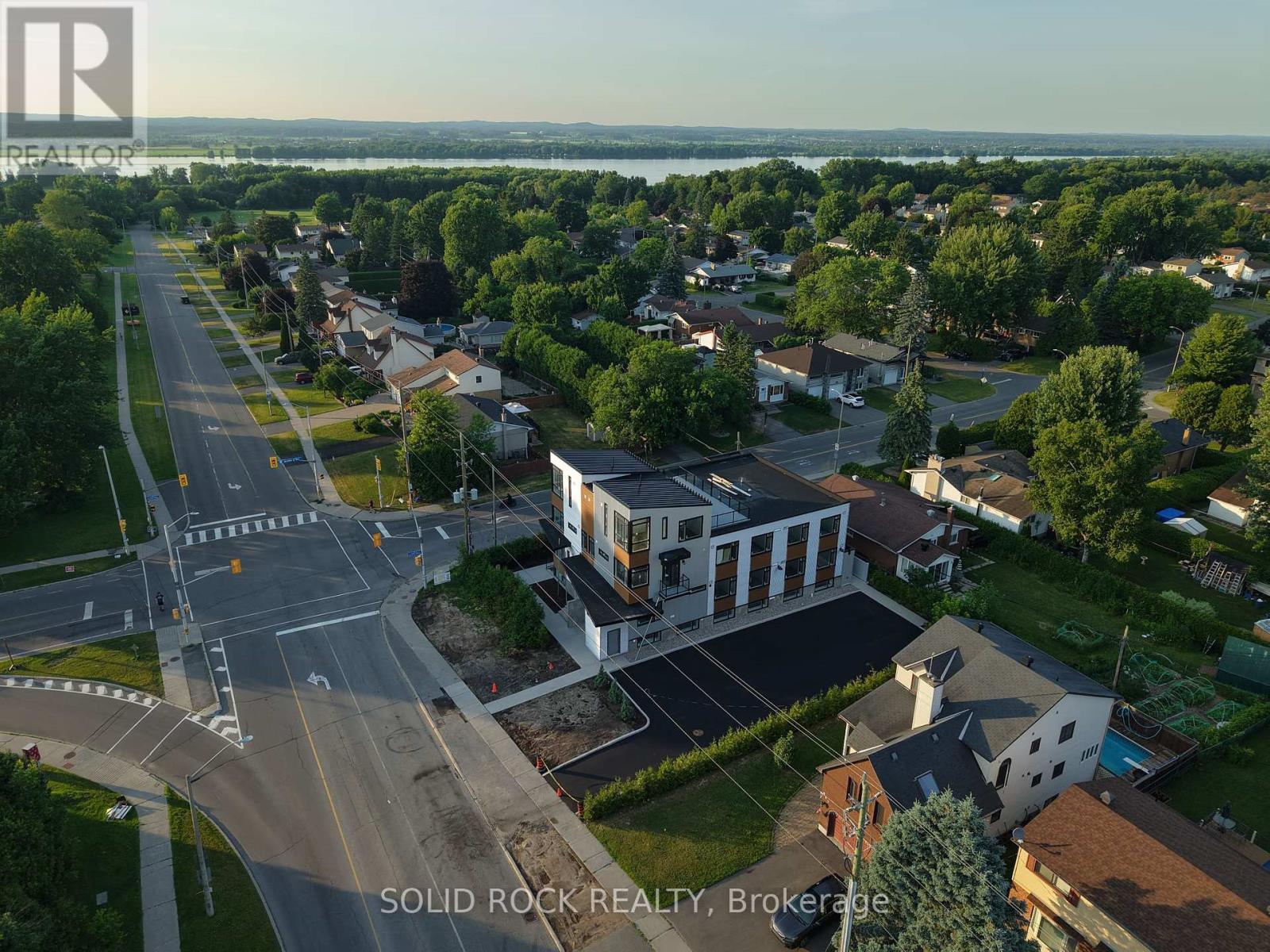 Unit 3 The Footprint - 845 Champlain Street, Ottawa, Ontario  K1C 1K3 - Photo 12 - X12130118