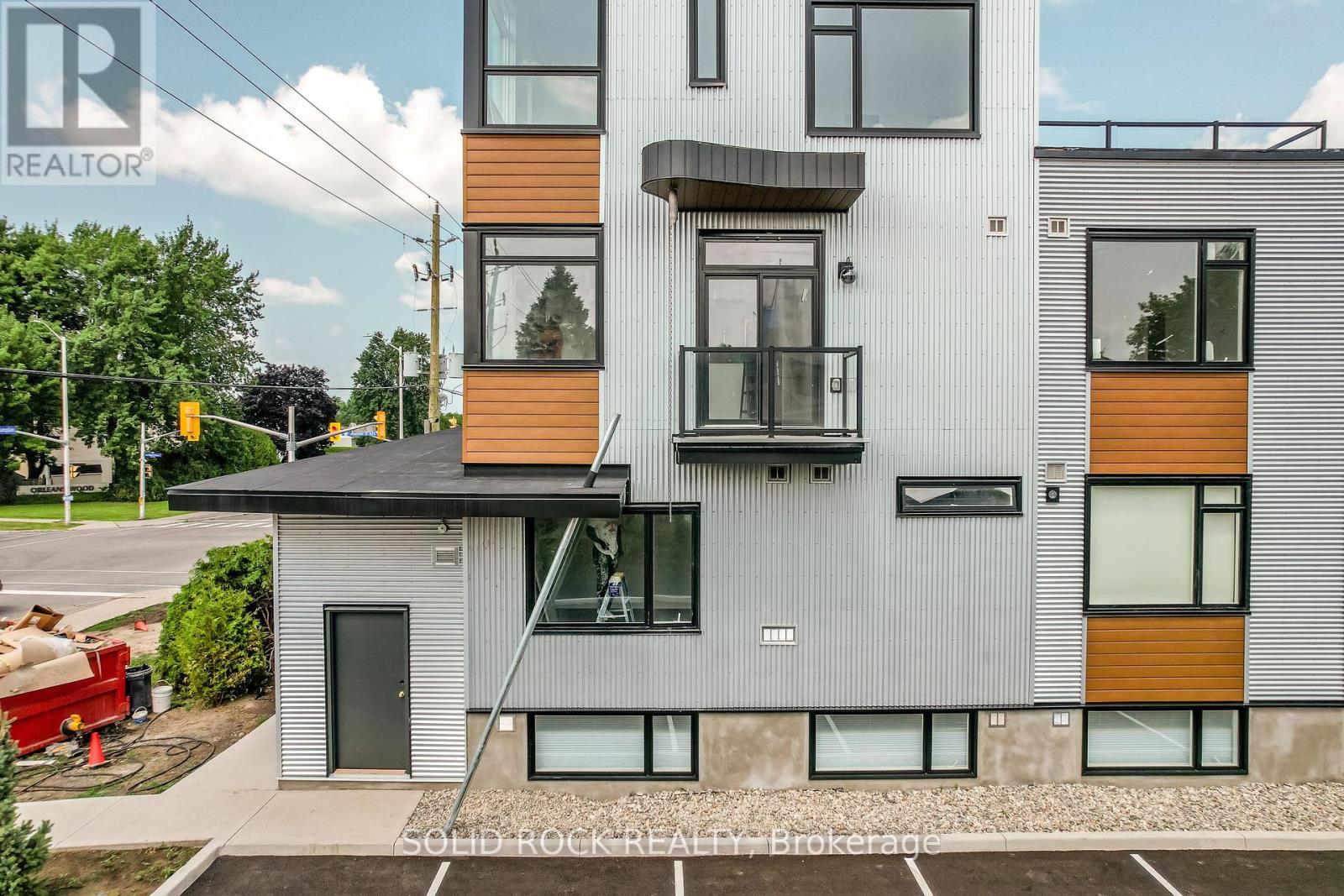 Unit 3 The Footprint - 845 Champlain Street, Ottawa, Ontario  K1C 1K3 - Photo 3 - X12130118