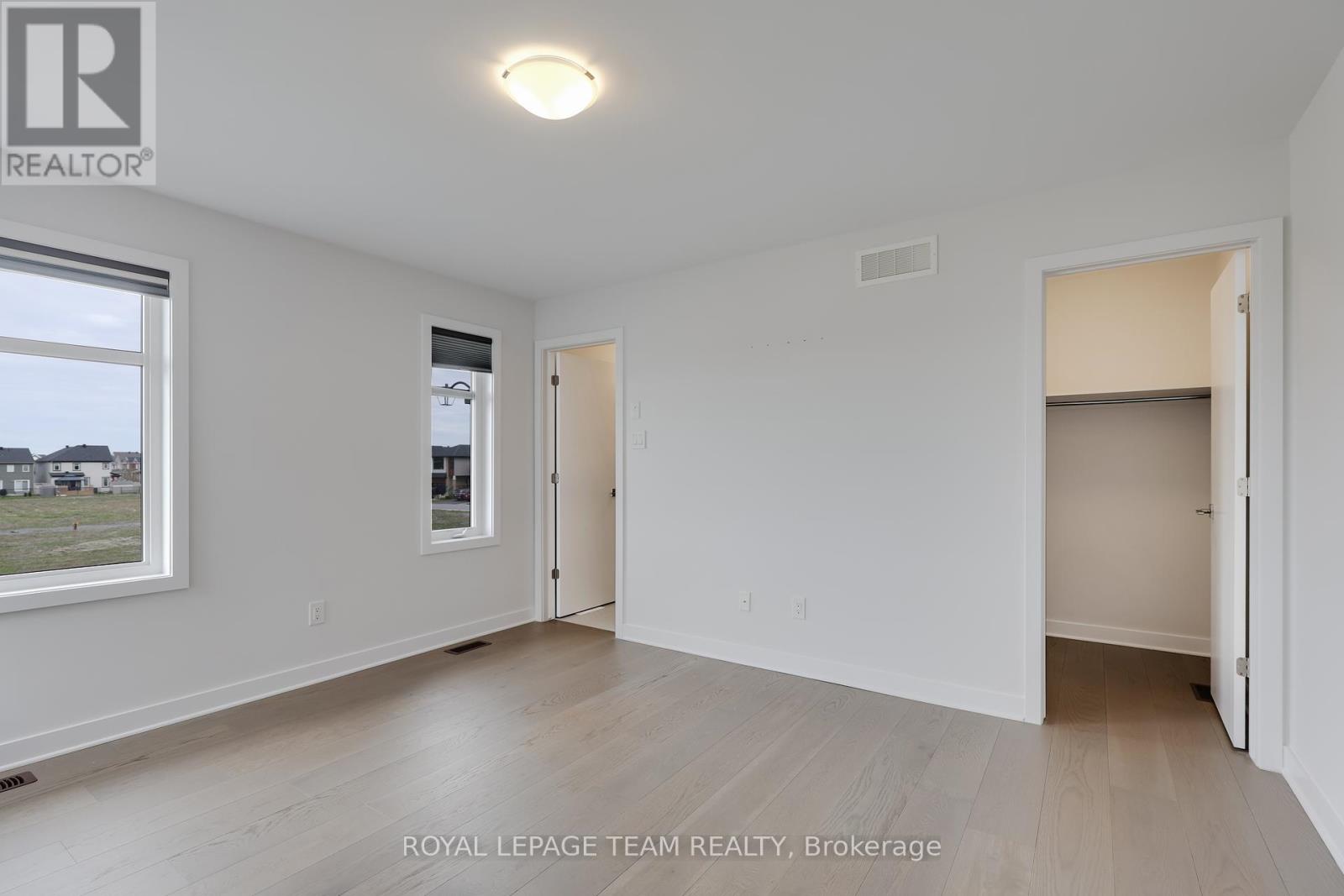 611 Triangle Street, Ottawa, Ontario  K2V 0L8 - Photo 35 - X12130131