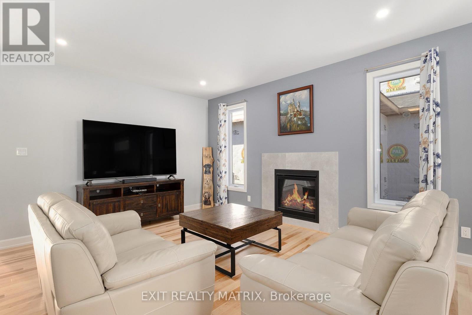 Property at 1310 FRIBOURG STREET image 4
