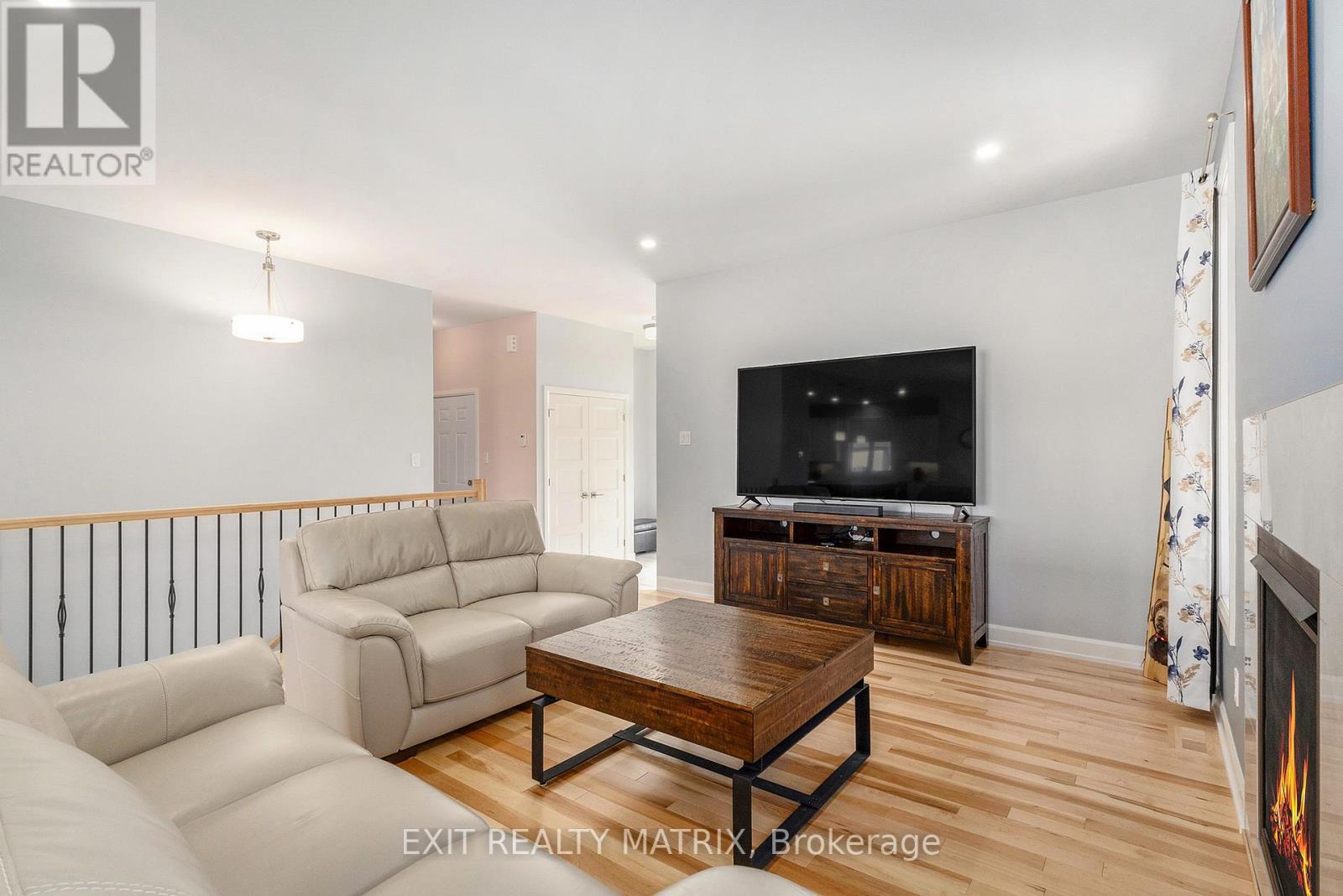 Property at 1310 FRIBOURG STREET image 5