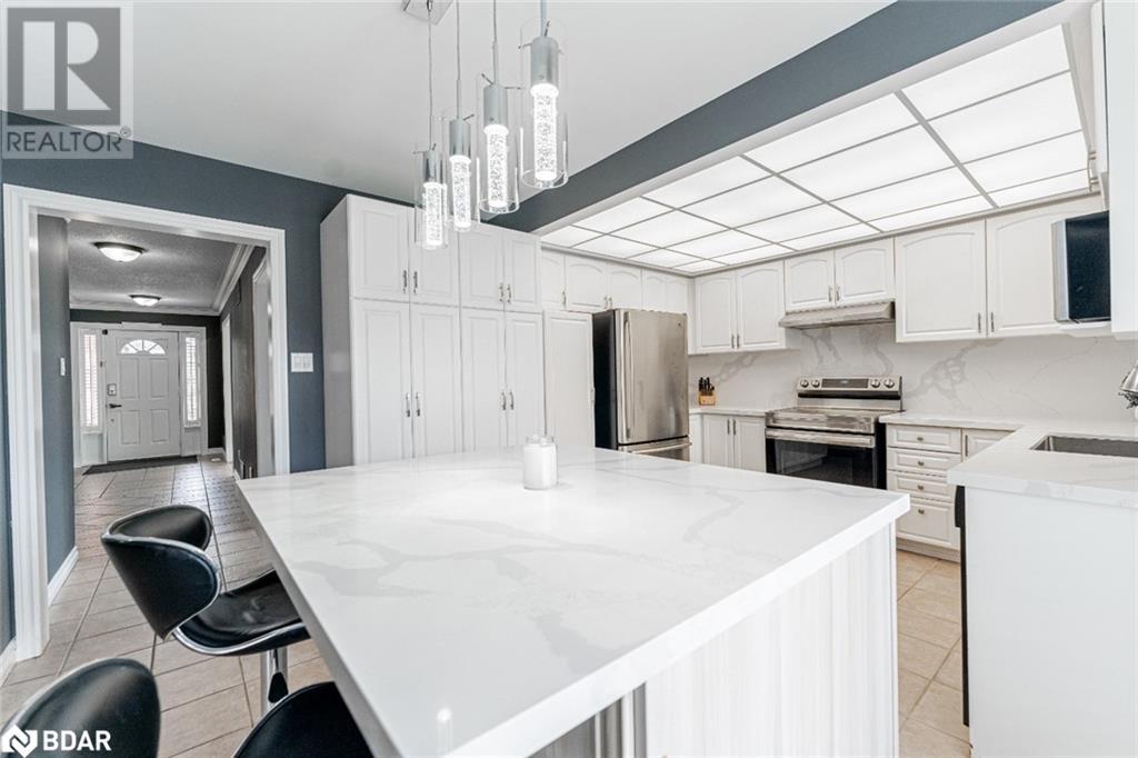 Property at 12 THACKERAY Crescent image 4