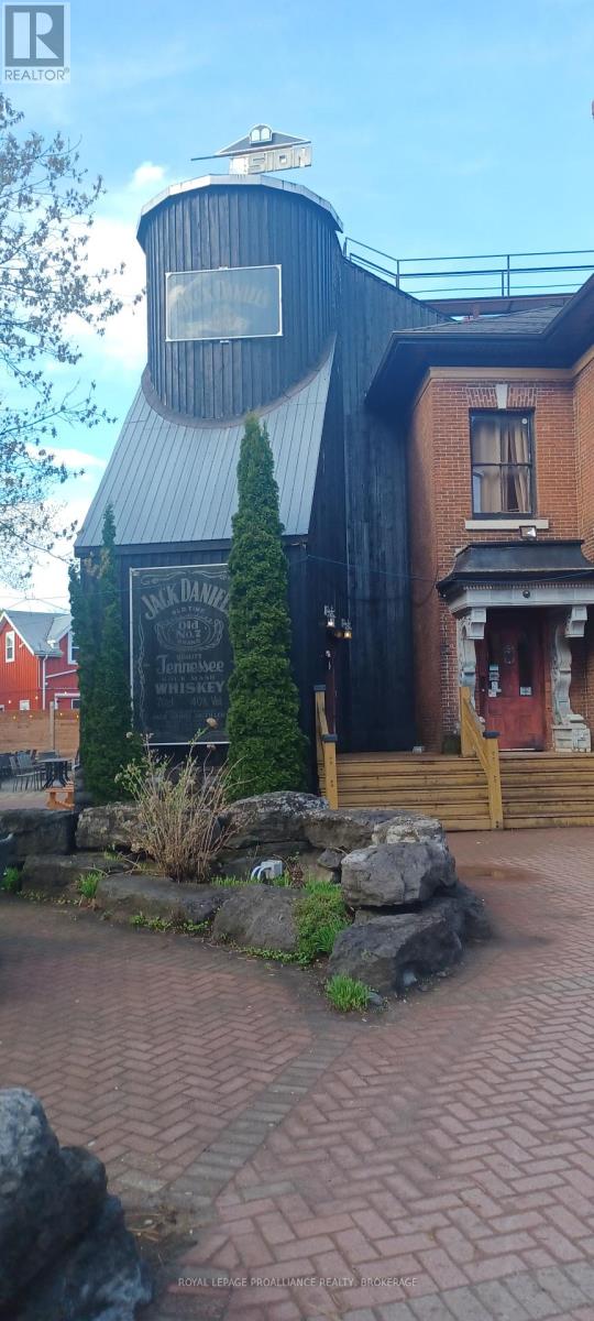 506 Princess Street, Kingston, Ontario  K7L 1C5 - Photo 2 - X12129597