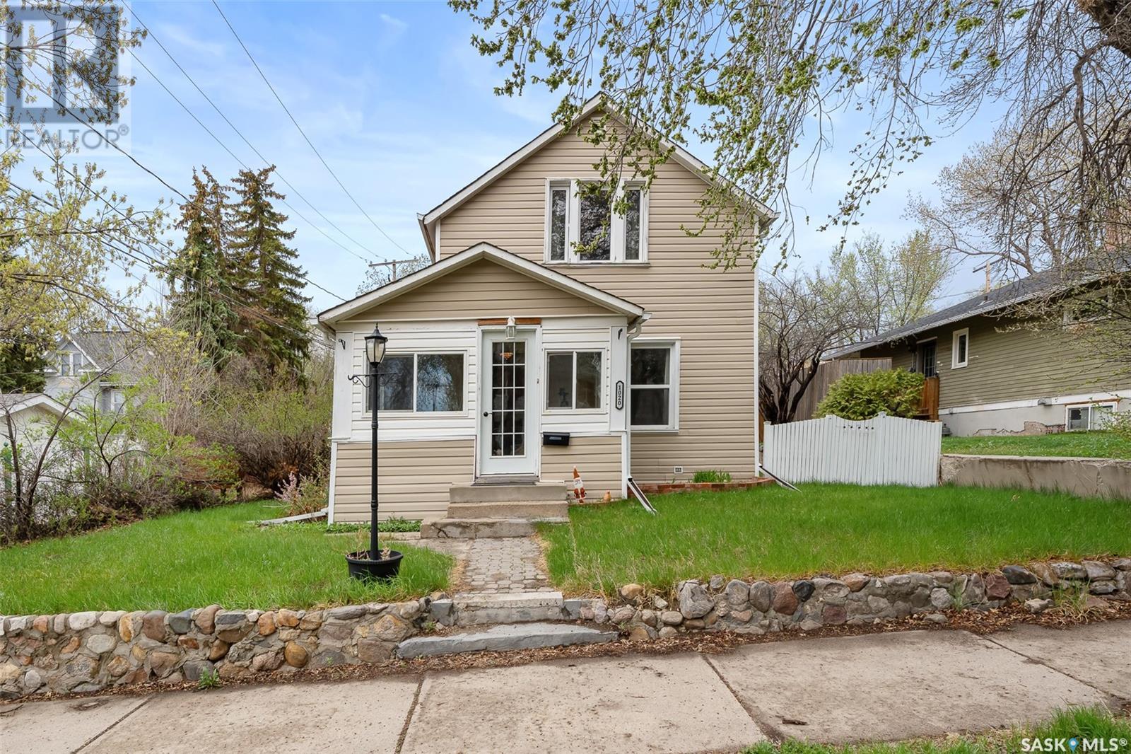 Property at 1020 2nd AVENUE NW image 1