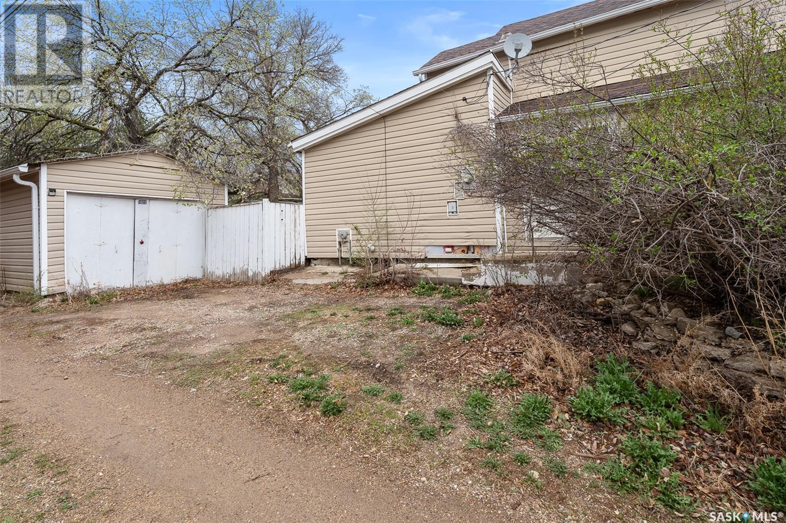 Property at 1020 2nd AVENUE NW image 4