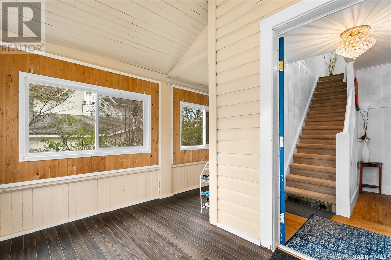 Property at 1020 2nd AVENUE NW image 5