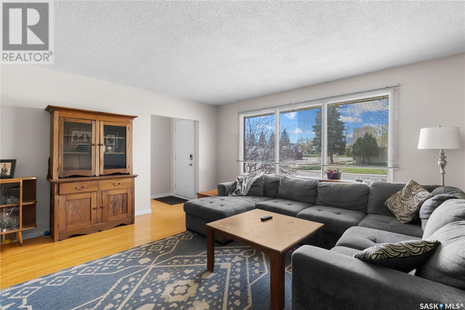 Property at 52 Madison CRESCENT image 2