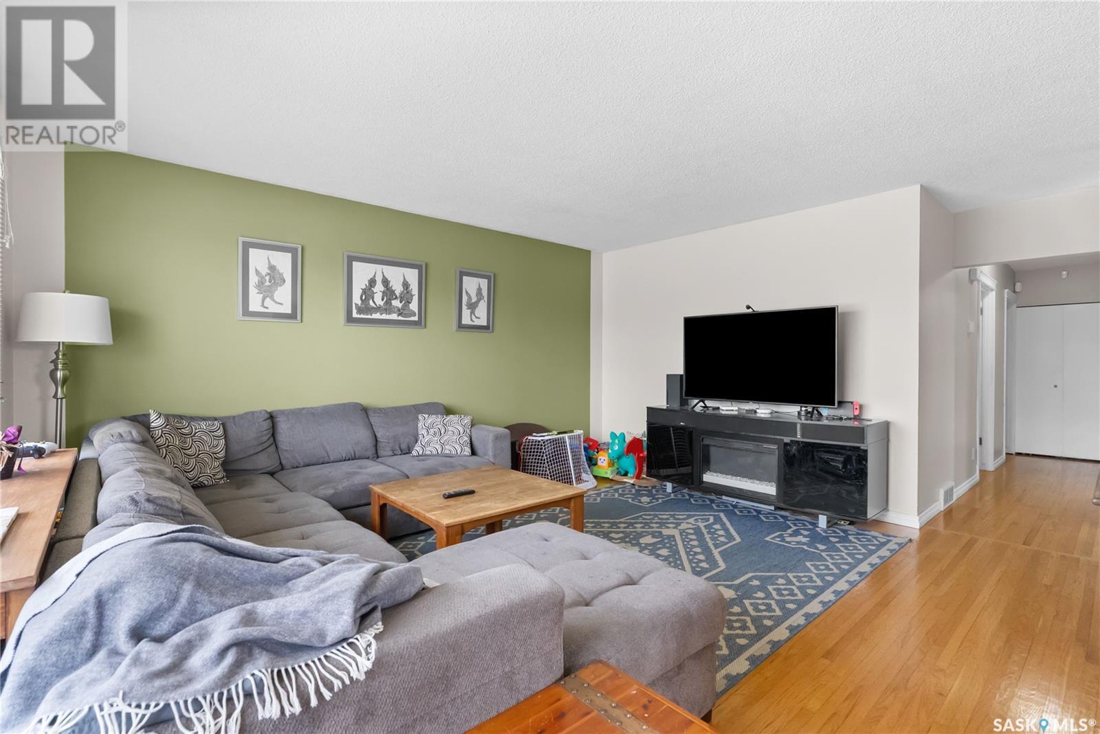 Property at 52 Madison CRESCENT image 3