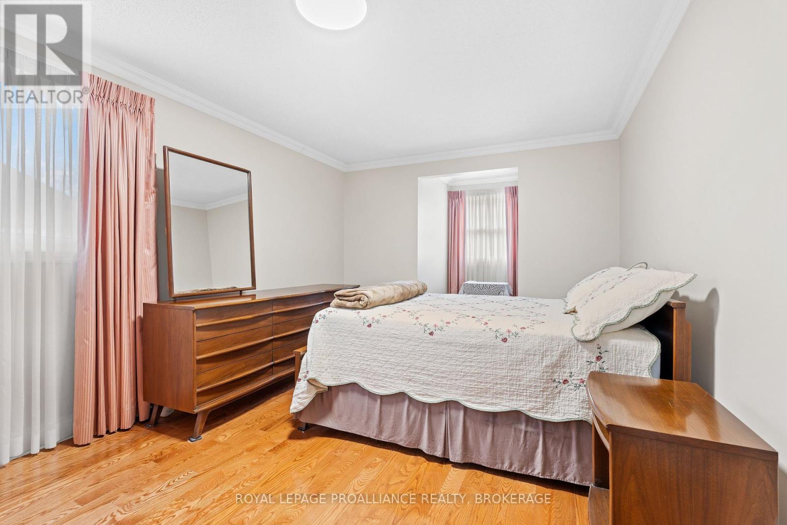 562 Sycamore Street, Kingston, Ontario  K7M 7L8 - Photo 23 - X12130366