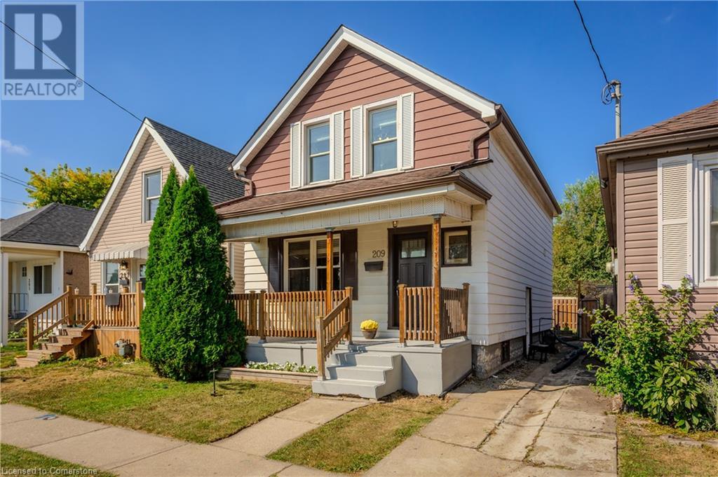 209 Weir Street N, Hamilton, Ontario  L8H 5G2 - Photo 2 - 40725356