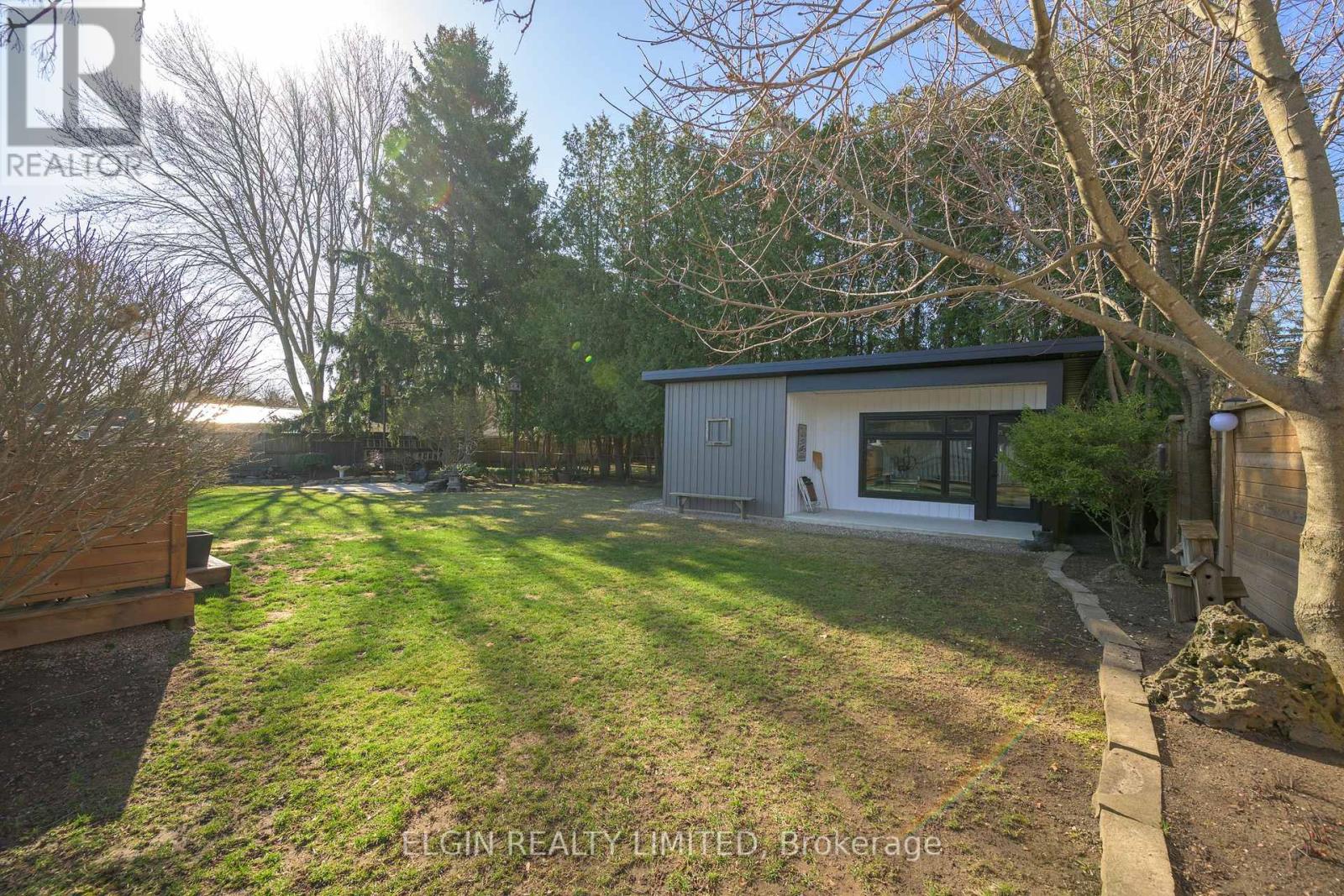 42641 Southdale Line, Central Elgin, Ontario  N5R 1C1 - Photo 8 - X12130170