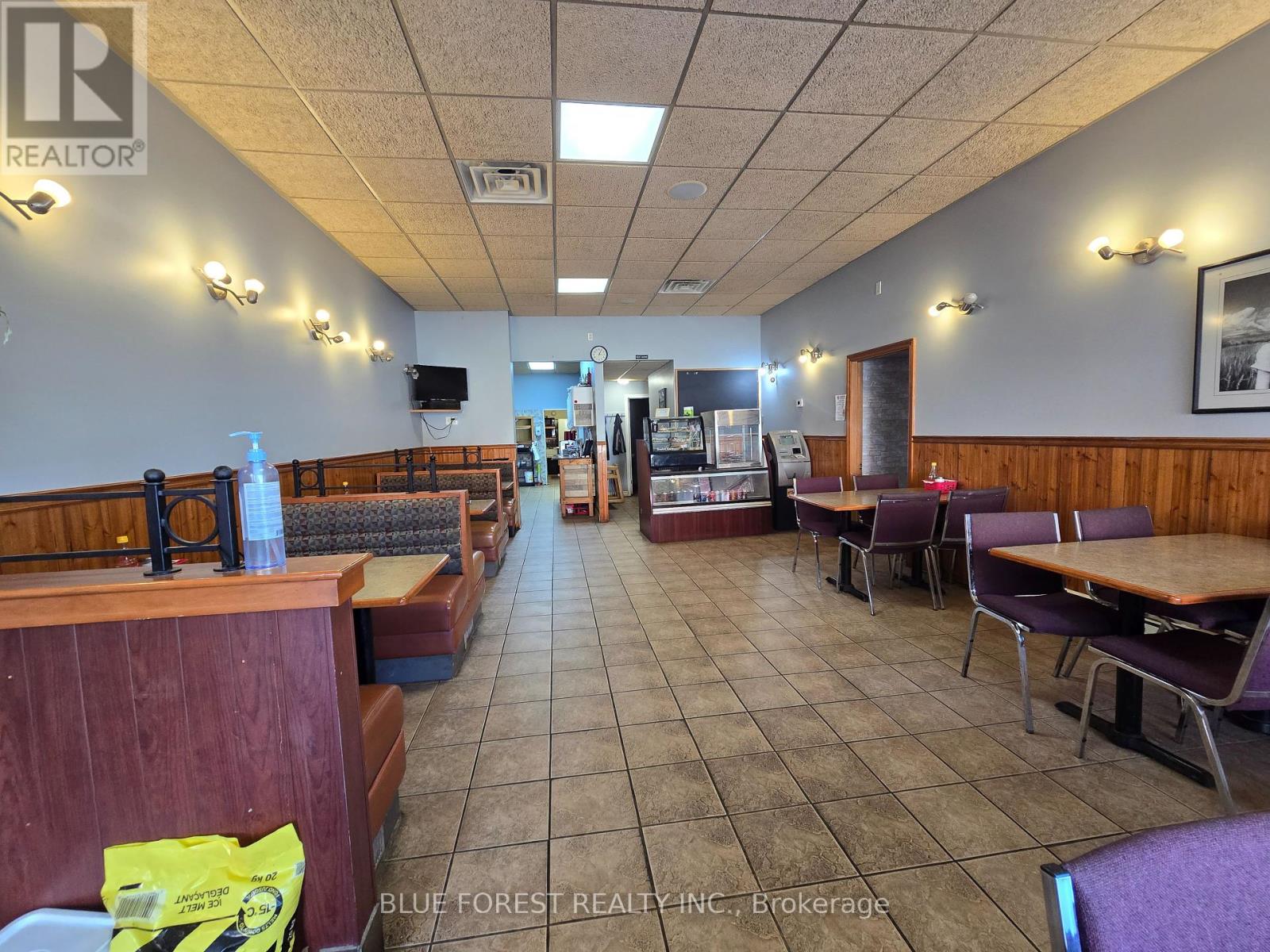 222 Furnival Road, West Elgin, Ontario  N0L 2C0 - Photo 10 - X12130175