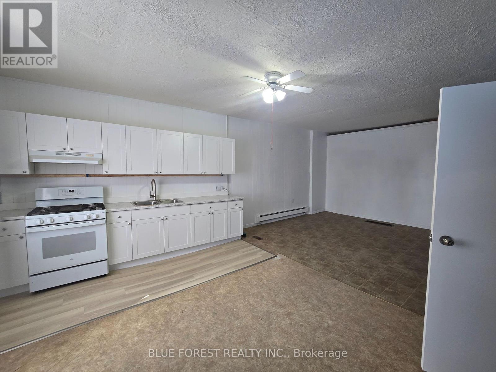 222 Furnival Road, West Elgin, Ontario  N0L 2C0 - Photo 19 - X12130175