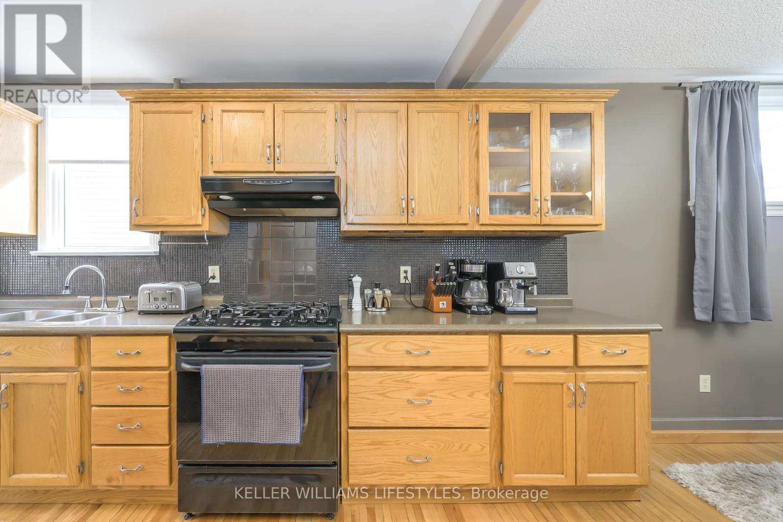 1190 Albany Street, London East (East G), Ontario  N5W 3L7 - Photo 13 - X12130289