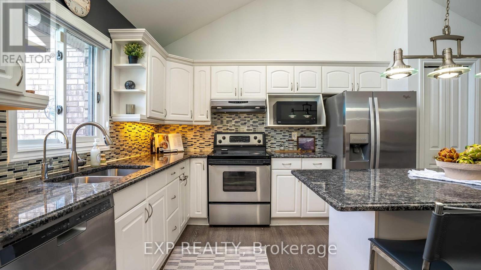 124 Robinson Lane, London North, Ontario  N5X 3V4 - Photo 7 - X12130342