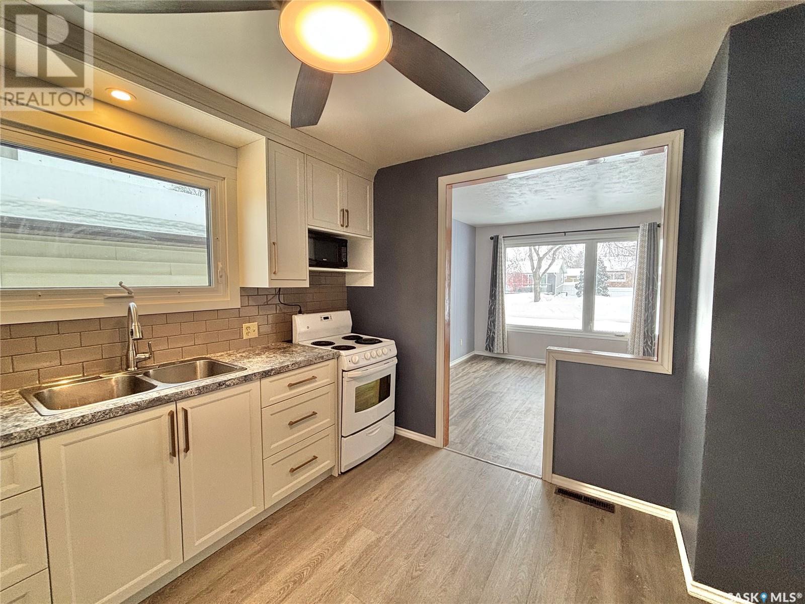 374 Betts Avenue, Yorkton, Saskatchewan  S3N 1M4 - Photo 6 - SK995961