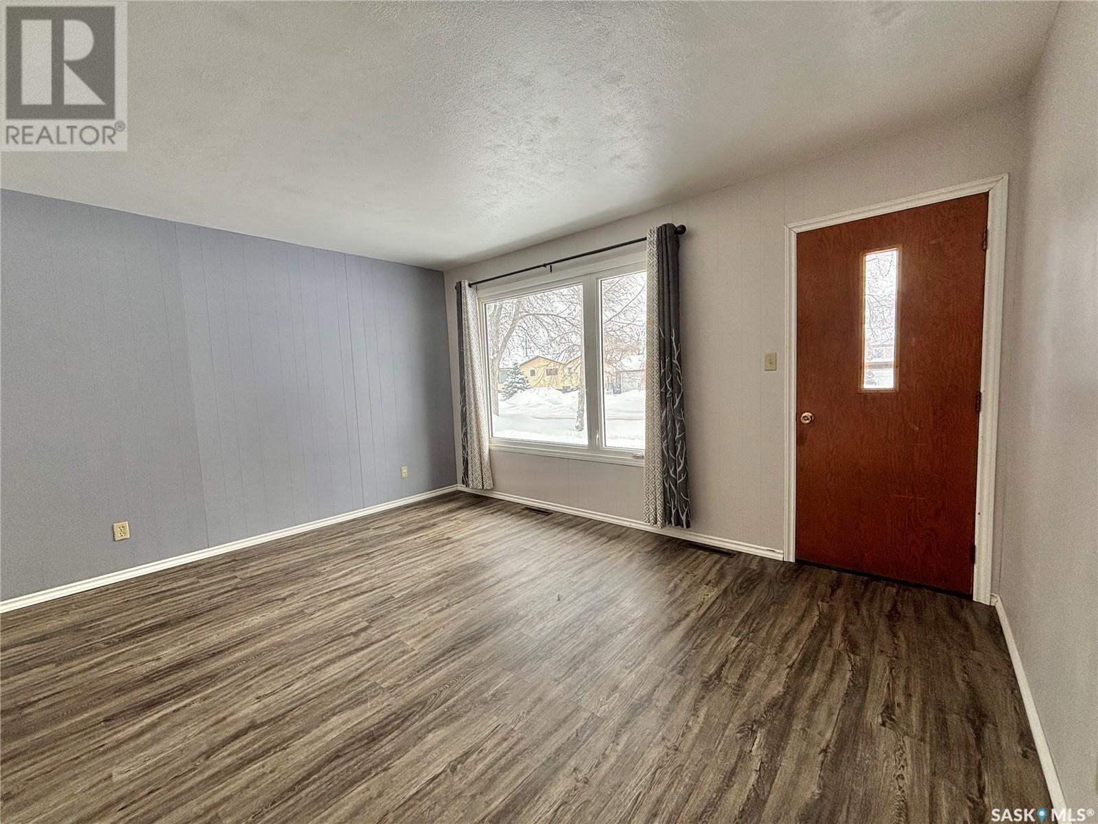 374 Betts Avenue, Yorkton, Saskatchewan  S3N 1M4 - Photo 9 - SK995961