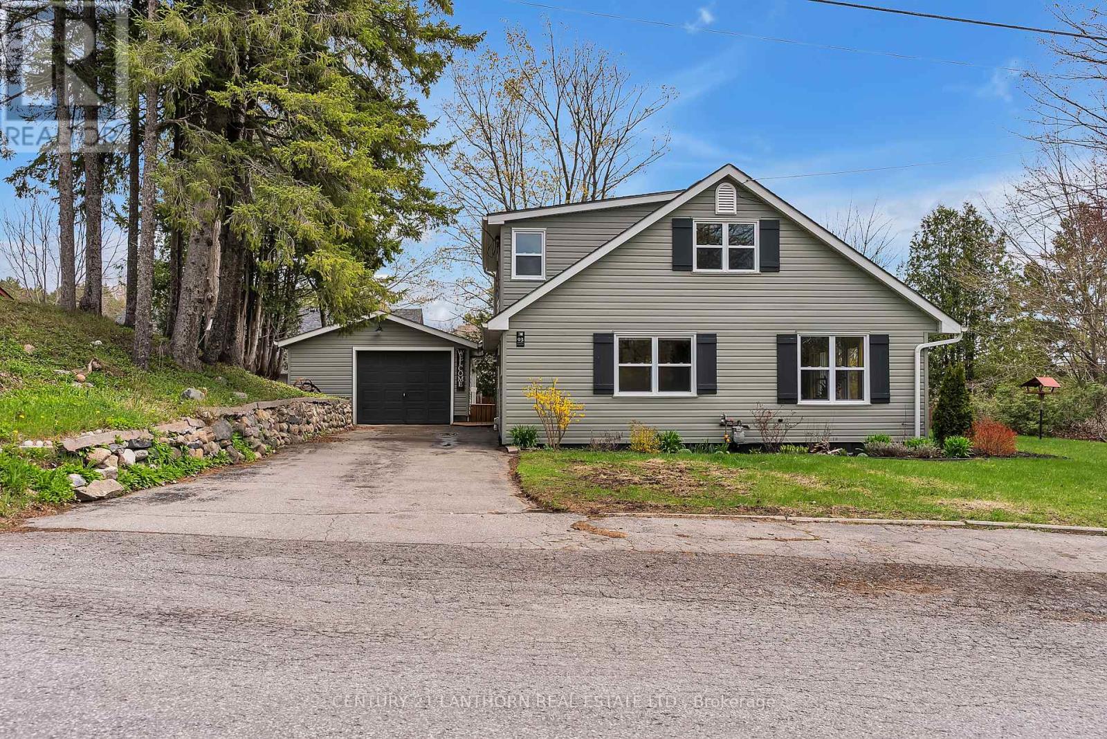 Property at 93 YOUNG STREET image 2