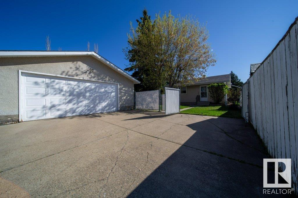 Property at 4112 SOUTH PARK DR image 5