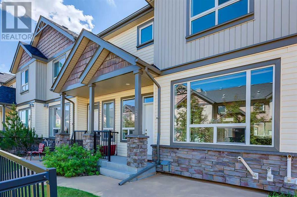 Property at 202 Kincora Lane NW image 3