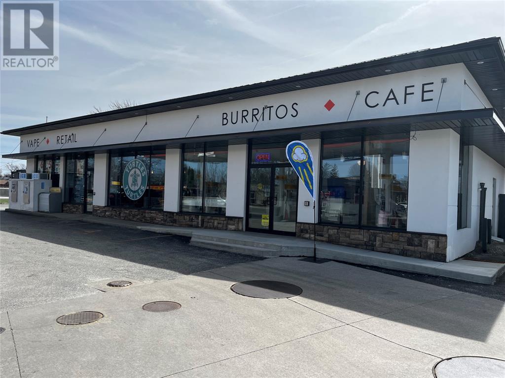 1119 Dufferin Avenue, Wallaceburg, Ontario  N8A 2W2 - Photo 2 - 25011434