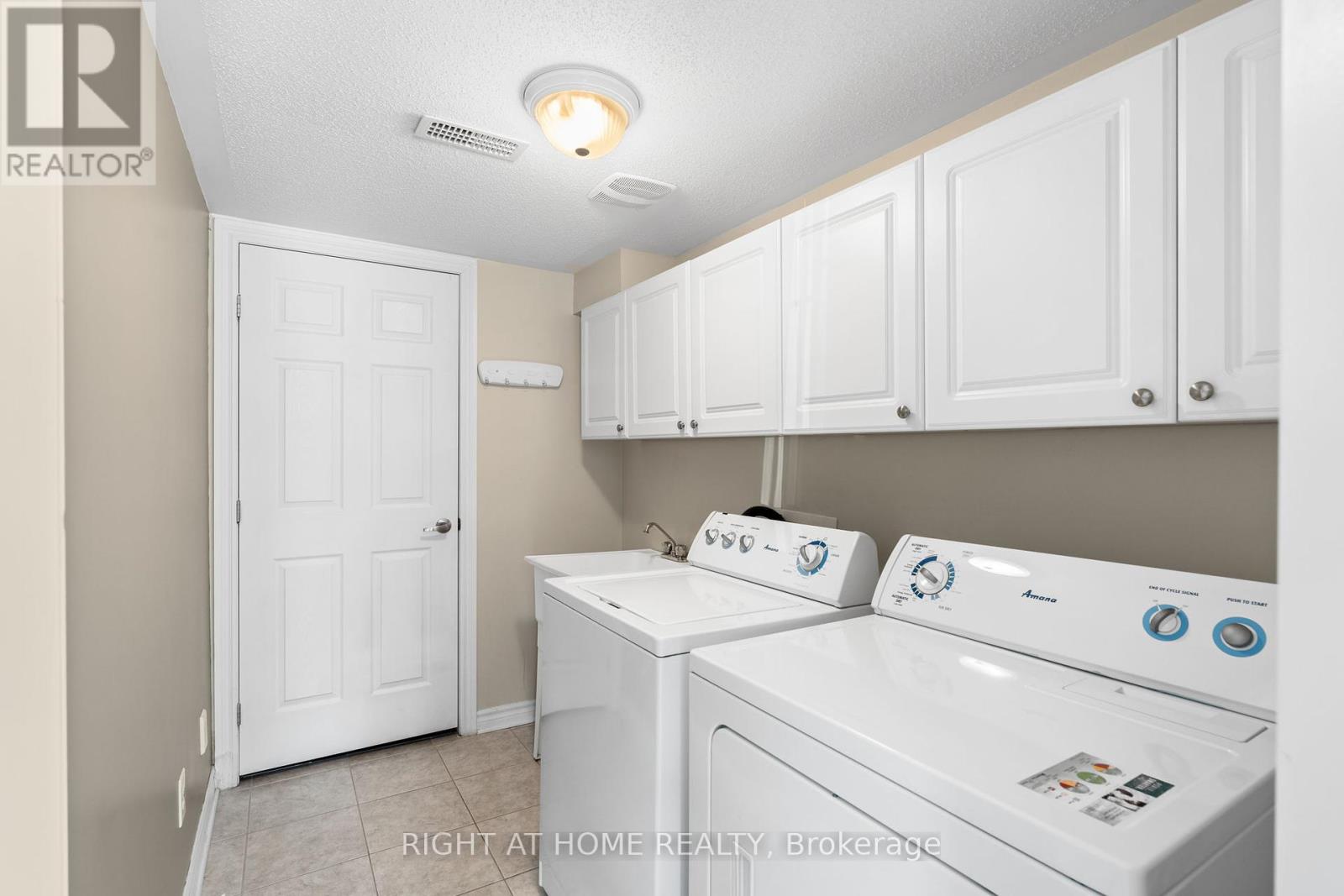 2557 Waterlilly Way, Ottawa, Ontario  K2J 0K6 - Photo 5 - X12130187