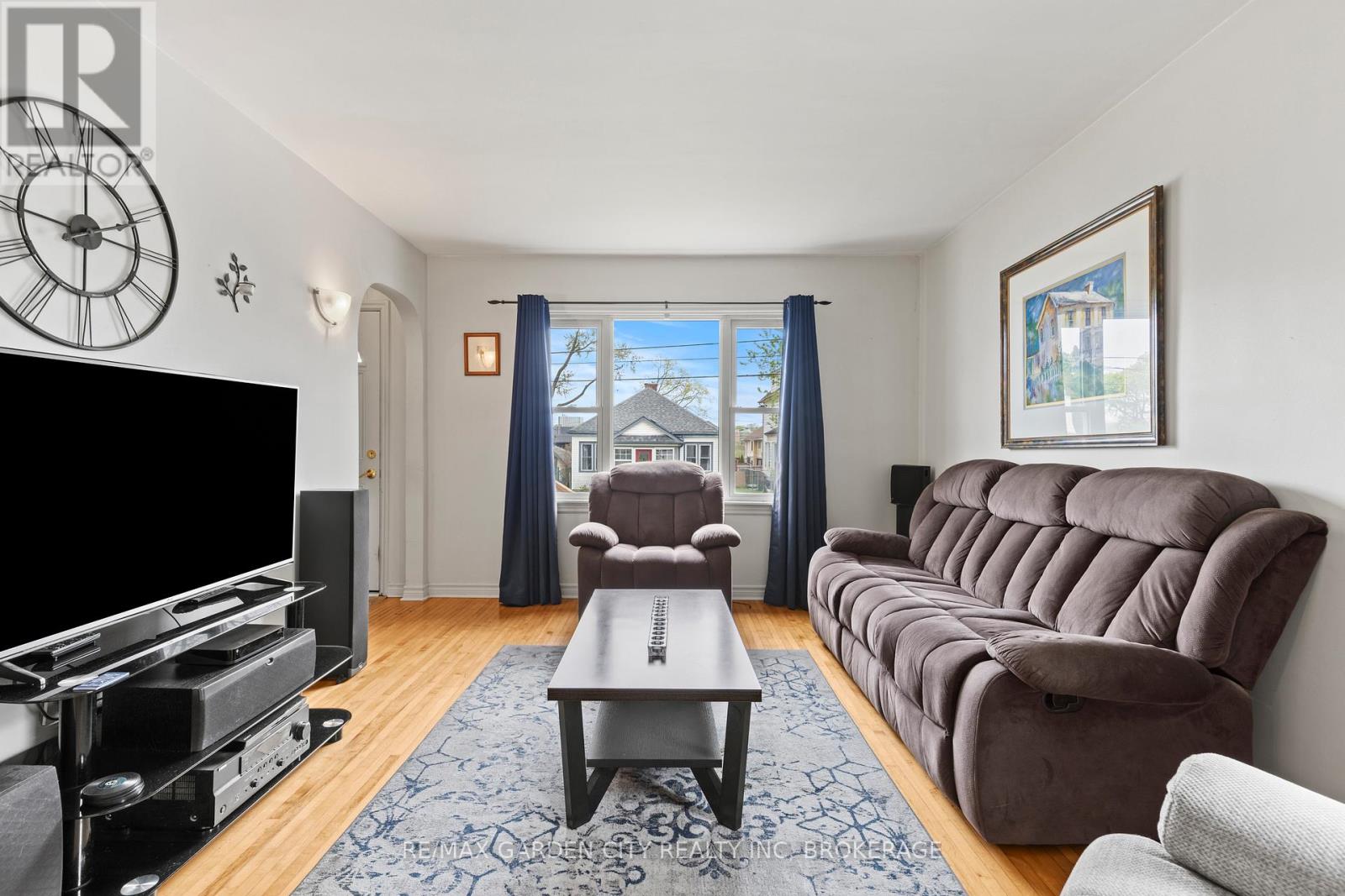 5209 Ontario Avenue, Niagara Falls (Downtown), Ontario  L2E 3R7 - Photo 6 - X12130345